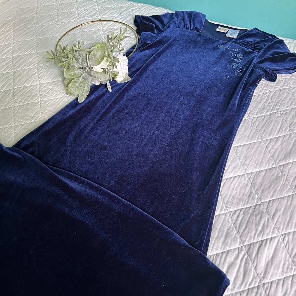 Vintage New Moves Retro Velvet Like Midi Dress